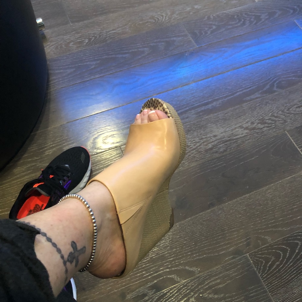 Wedge open toe slide